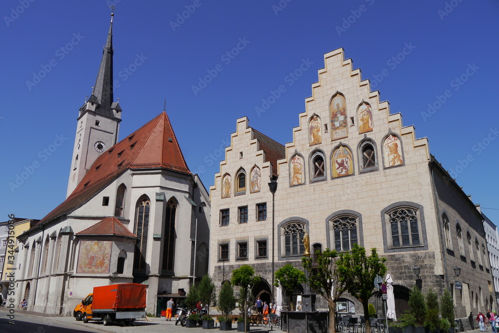 Rathaus und Frauenkirche in Stadt Wasserburg am Inn