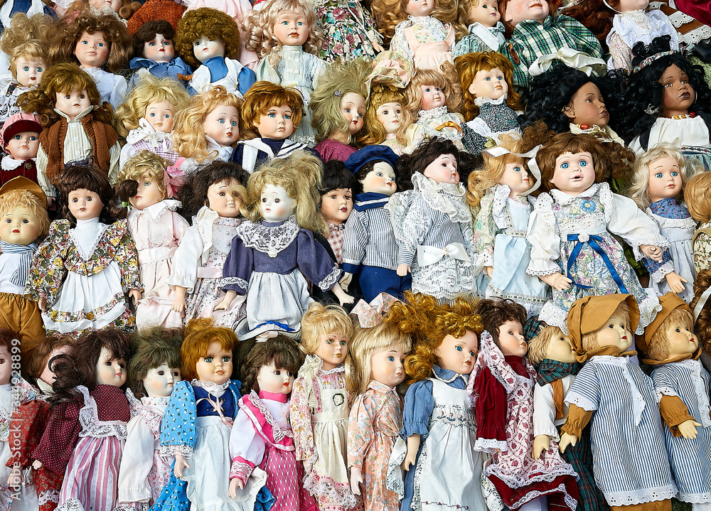 many old dolls