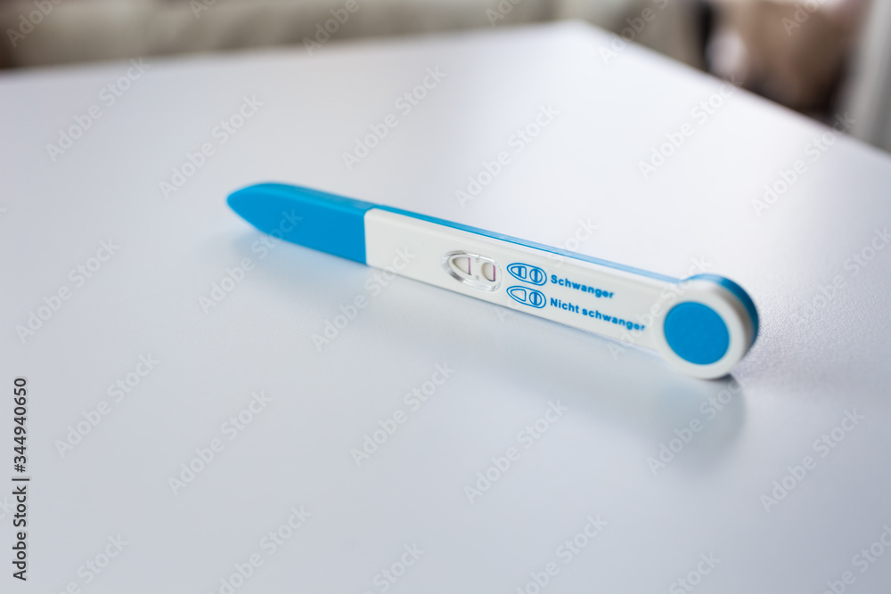 pozytywny test ciążowy - obrazy, fototapety, plakaty 