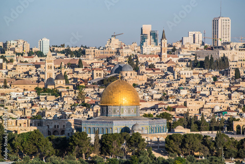 golden dome of the rock in jerusalem israel