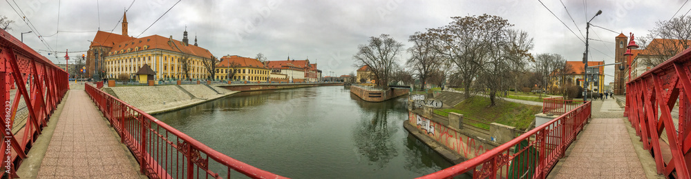 city bridge