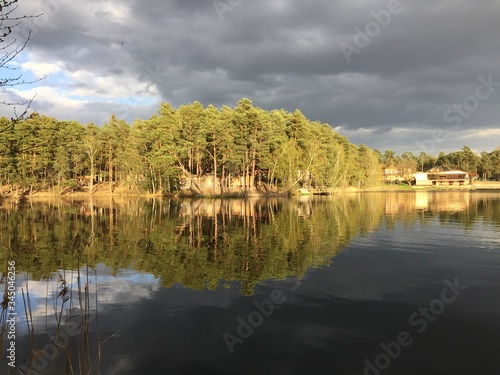 Golejów jezioro , jezioro wiosna , Golejów Staszów , Staszów jezioro , panorama jeziora , Golejów jezioro