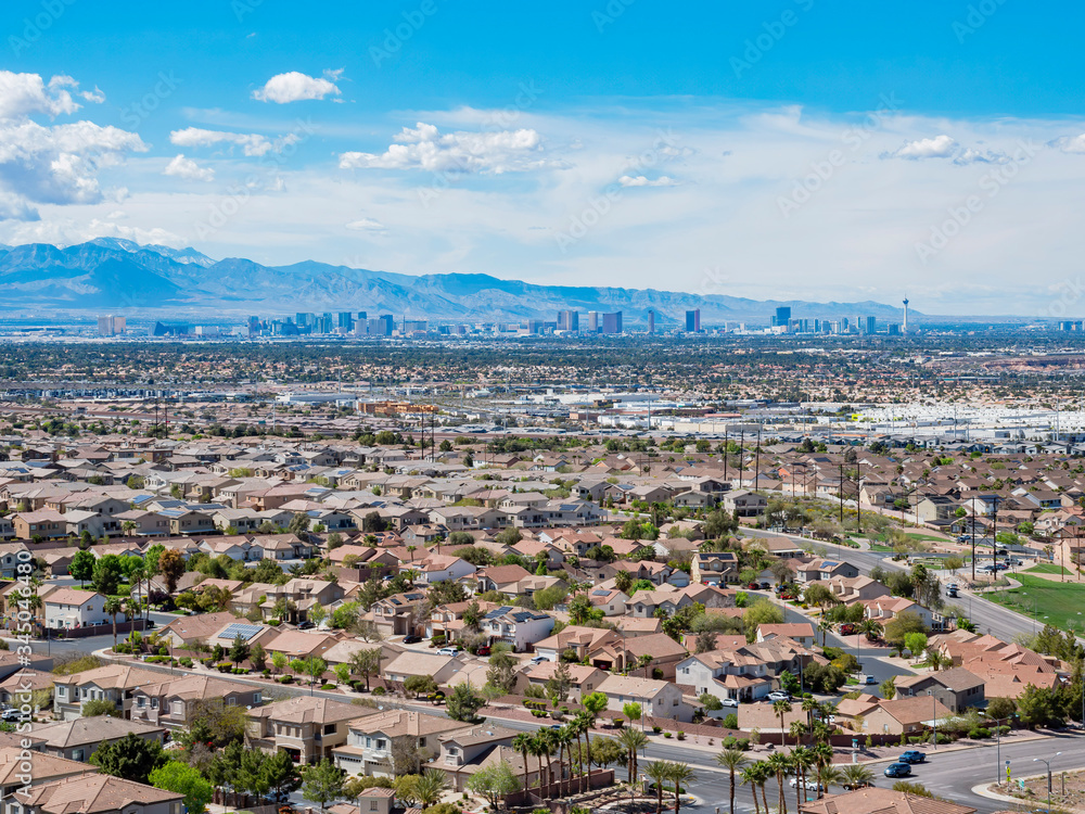 Naklejka premium High angle view of the Las Vegas strip skyline and cityscape