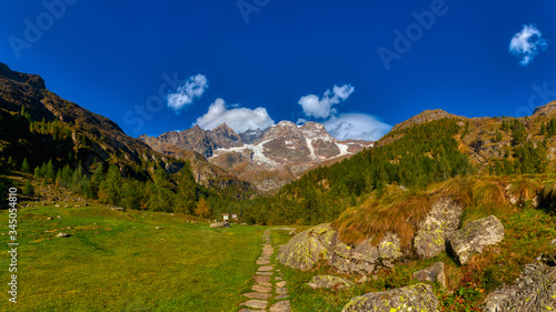 Tableau sur toile Val Sesia scenic landscape with view of Monte Rosa, Alagna Valsesia, Piedmont, I