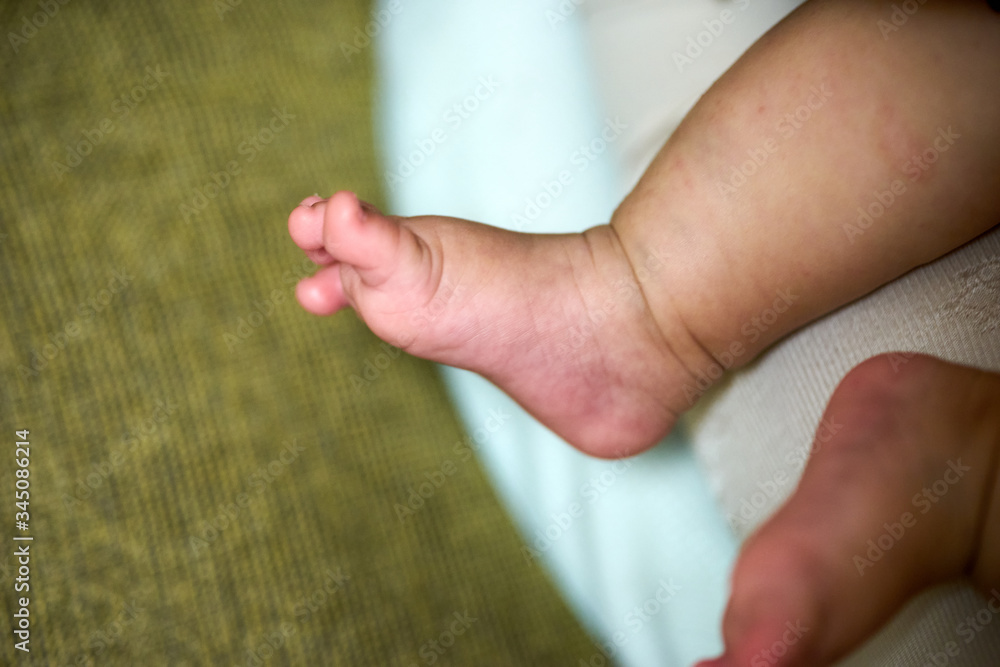 赤ちゃんの足・右足・クローズアップ