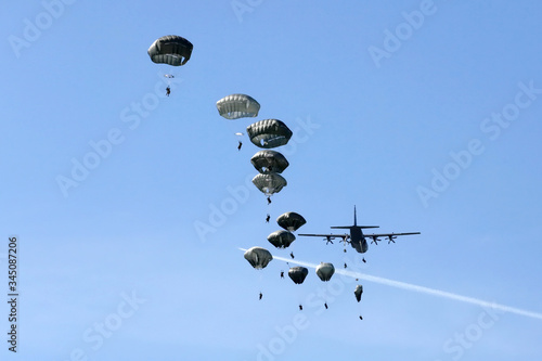 Tela Army paratroopers in jump