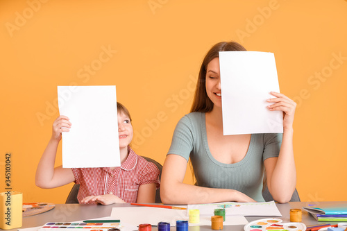 Drawing teacher giving priv...