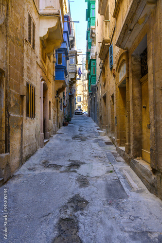 Narrow street in the capital city of Valletta in Malta. © Roy Pedersen