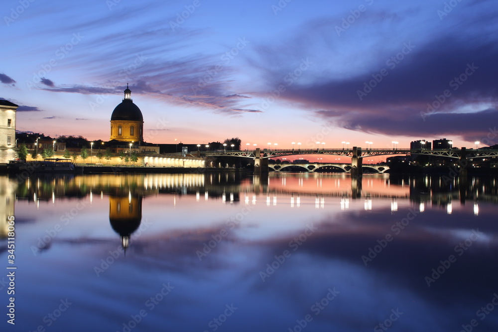 Obraz premium La Grave et pont Saint Pierre, Toulouse