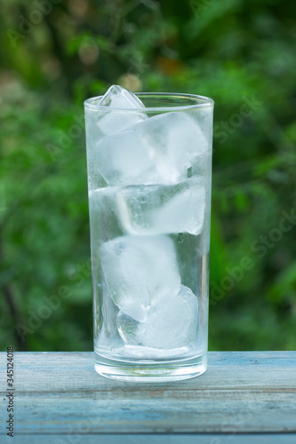 A glass of ice cube