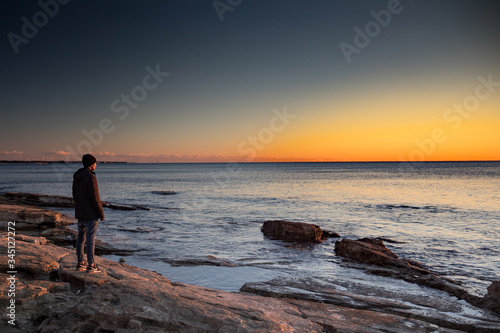Fototapeta Naklejka Na Ścianę i Meble -  silhouette of a man on the beach