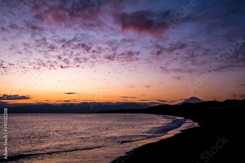 夕焼けの海岸 © 健太 若月