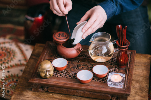 Obraz na plátně Traditional chinese oolong tea ceremony process closeup