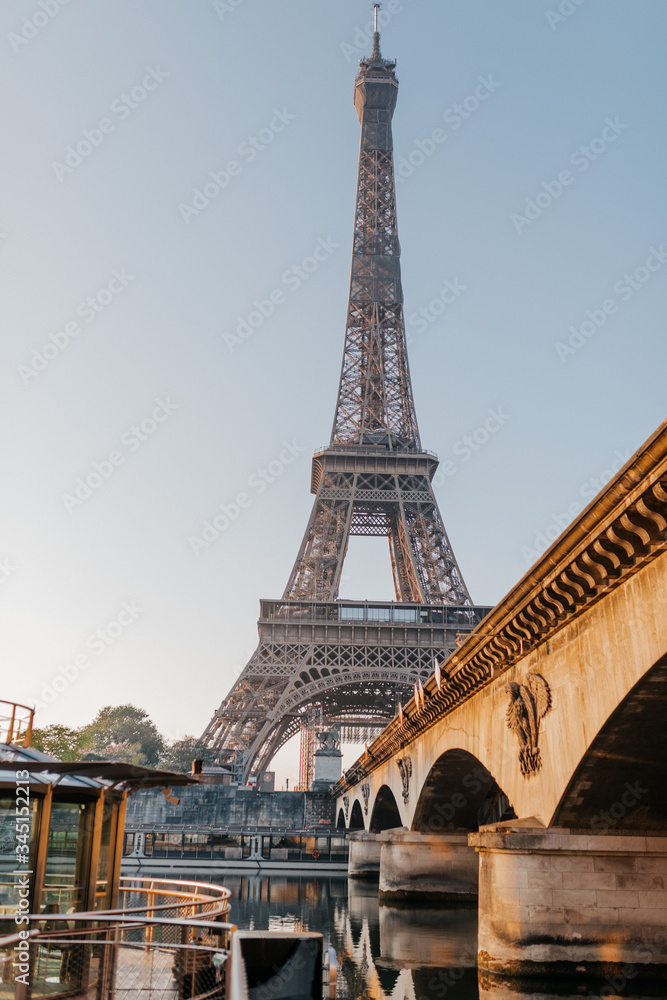 eiffel tower in paris morning