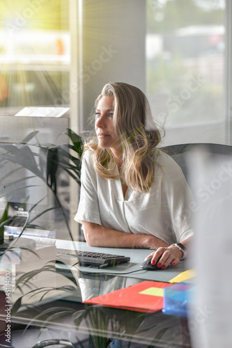 Bussiness woman working at her desk