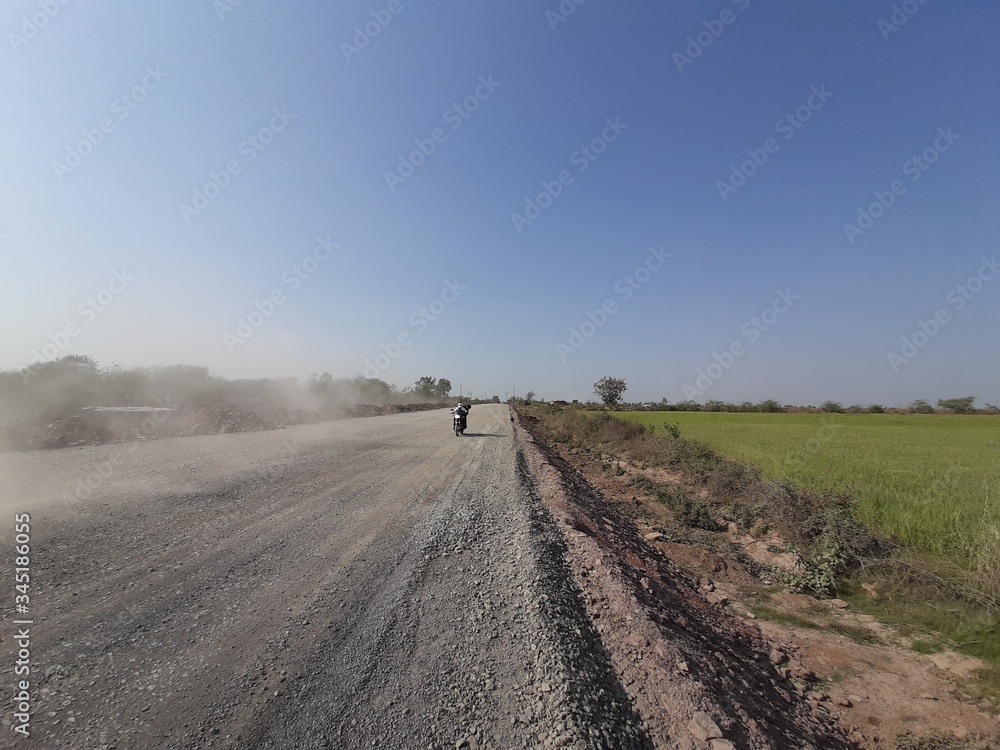 Naklejka premium Broken Road