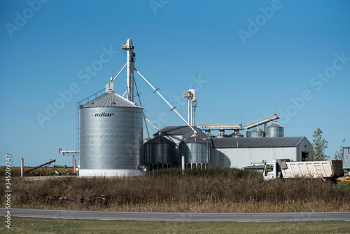 Wallpaper Mural Silos para almacenar cereal.30-04-20.Foto: Marcelo Manera Torontodigital.ca
