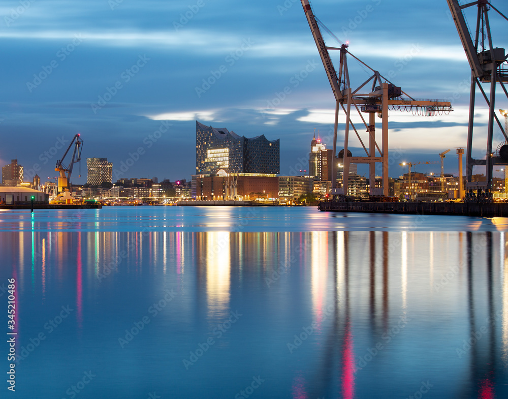 Fototapeta premium Elbphilharmonie - Hafen City - Hamburg