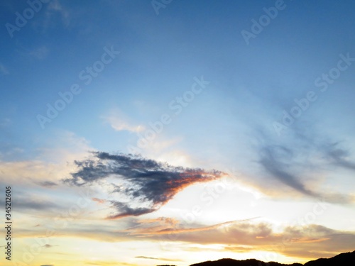 日本の田舎の風景 9月 夕焼雲 黒い雲