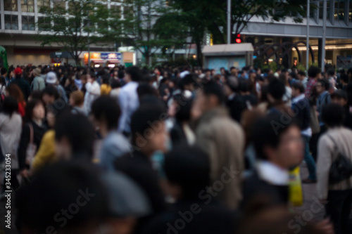 ピンボケの渋谷スクランブルの群衆