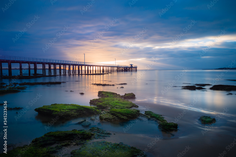 Fototapeta premium Dawn at Point Lonsdale Pier, Victoria, Australia