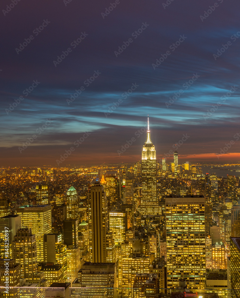 Obraz premium View of New York Manhattan during sunset hours