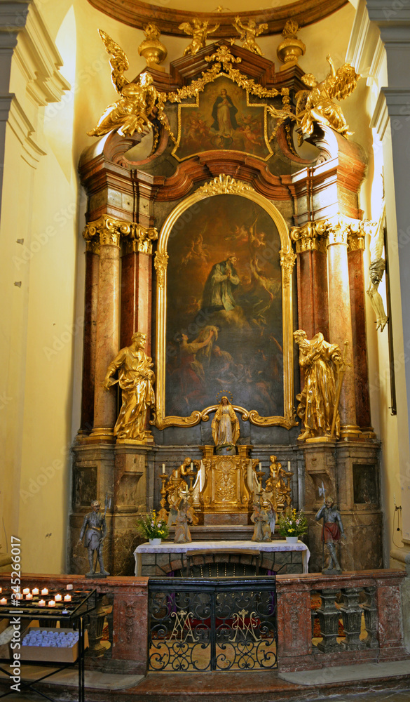 Seitenaltar in der Pfarrkirche St.Nikolaus Stein Krems