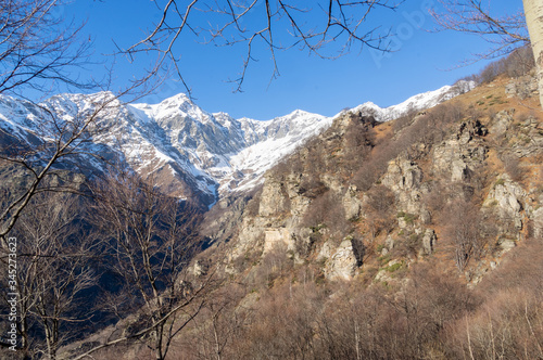 Valli lontane