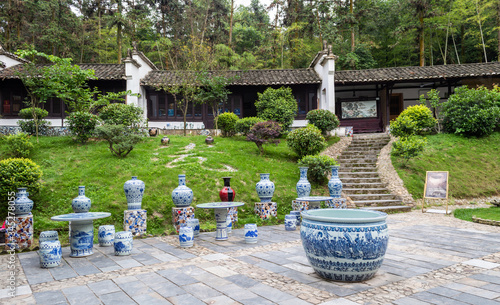 Obraz na płótnie Porcelain vases decorating garden in Jingdezhen, China