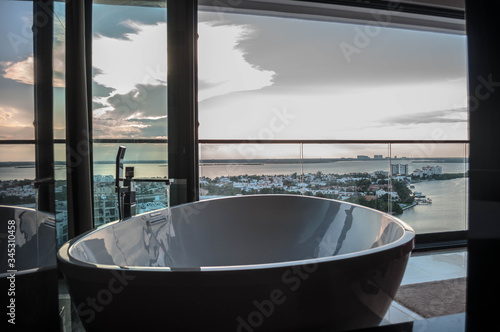 bañera con vistas al mar © alvaro