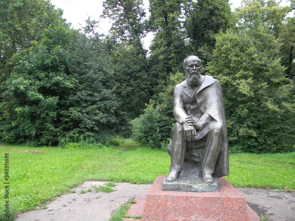 памятник Ф.М.Достоевскому
