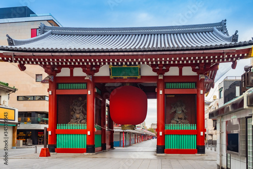 Japan. Asakusa District in Tokyo. Big red lantern without a hieroglyph. The gate at the entrance to Asakusa Street. Japanese-style arch in downtown Tokyo. Guide to Tokyo. Sights of Japan.