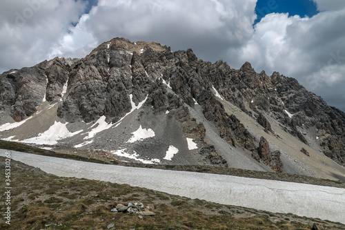 Montagne de Haute - Ubaye , au printemps , vallée de Barcelonnette ,  Pic de Panestrel  photo