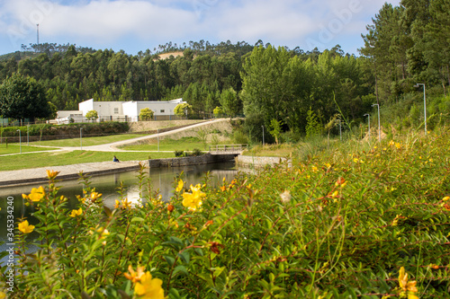 Billede på lærred Praia fluvial da Mámoa em Milheirós de Poiares, Portugal