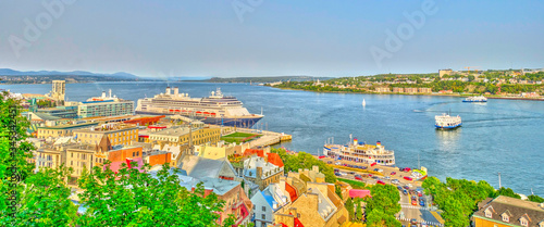 Quebec City and the St Lawrence River © mehdi33300