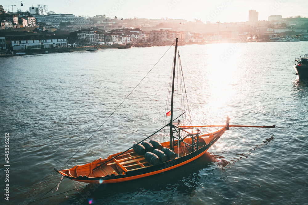 Obraz premium Typical portuguese wooden boats, called 