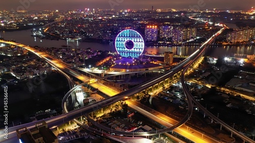 фотографія Guangzhou Yuan is the tallest circular building in the world
