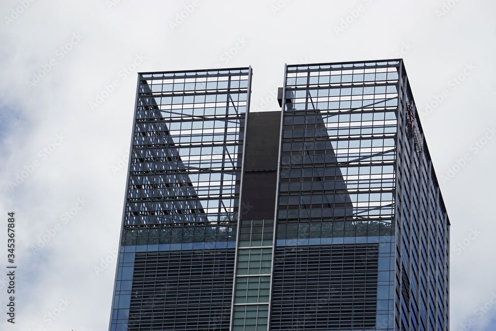 Fototapeta premium huge office building in singapore