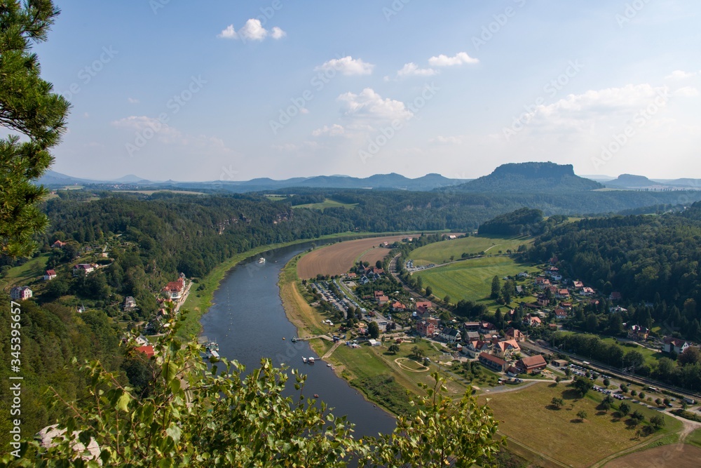 Elbe Elbsandsteingebirge Blick von der Bastei