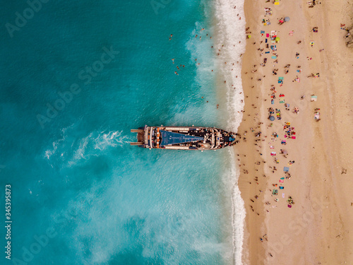 Tourists Arrived At The Beach © milanmarkovic78