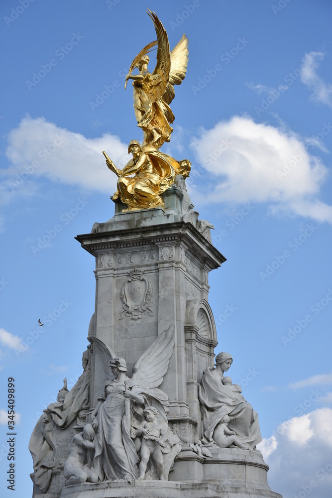 Obraz premium The Victoria Memorial is a monument to Queen Victoria, located at the end of The Mall in London, and designed and executed by the sculptor (Sir) Thomas Brock. Designed in 1901.