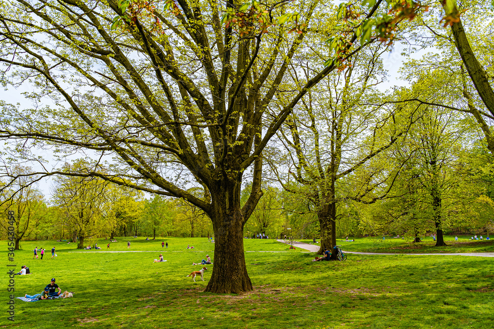 Obraz premium Prospect park, Brooklyn May 03, 2020, Brooklyn, New York City. People Keeping Their Social Distance, Because Of The Covid19 Pandemic, Sunday, Prospect Park