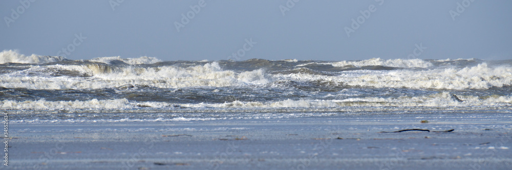 Wellen an der Nordseeküste, Schleswig-Holstein, Deutschland, Europa