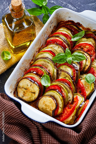 Fotografi french tian provencal, baked vegetables in a dish