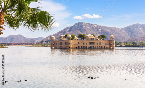 Obraz na płótnie Jal Mahal water palace in India, Jaipur w salonie