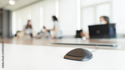 Принти на полотні BOUNDARY MICROPHONES cardioid on table in meeting room