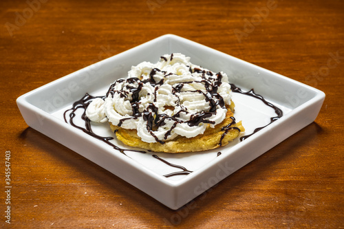 Tortitas con nata y chocolate
