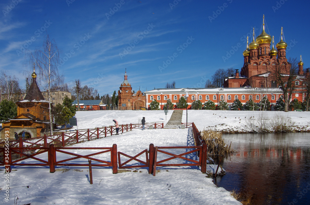 Obraz premium SERGIYEV POSAD, RUSSIA - March, 2020: The Chernigovsky skete in Sergiev Posad