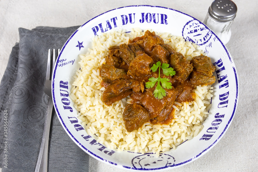 boeuf cuisiné à la tomate et riz boeuf cuisiné à la tomate et riz