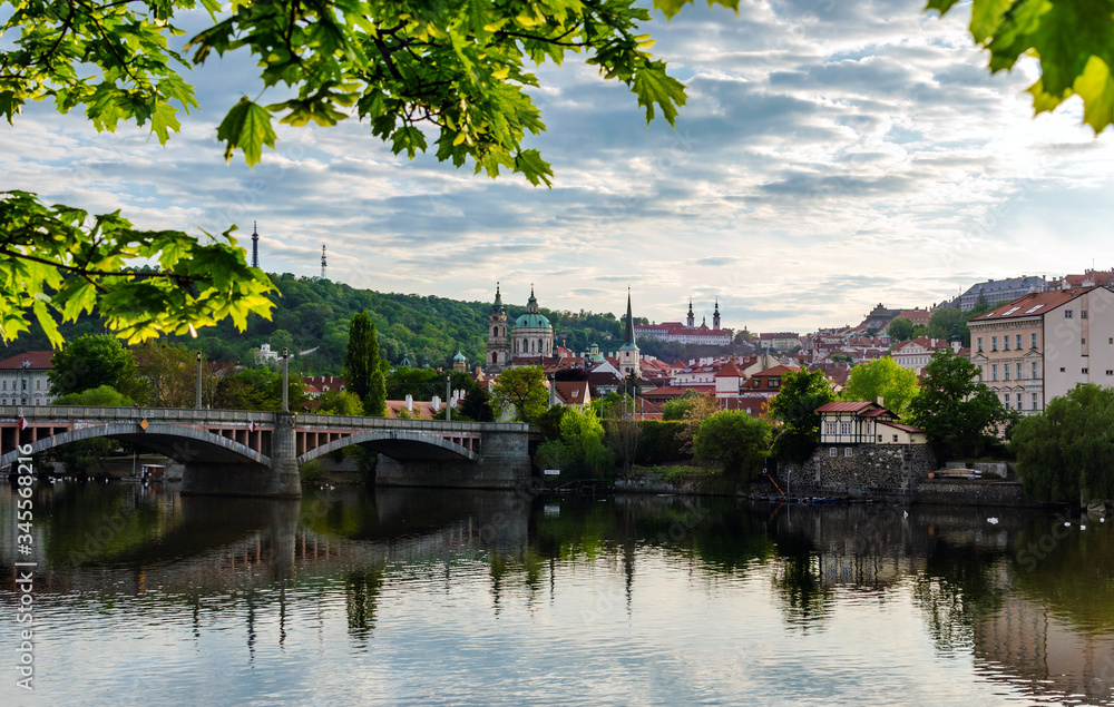 Fototapeta premium beautiful view prague castle and bridge in czech republic in sunset
